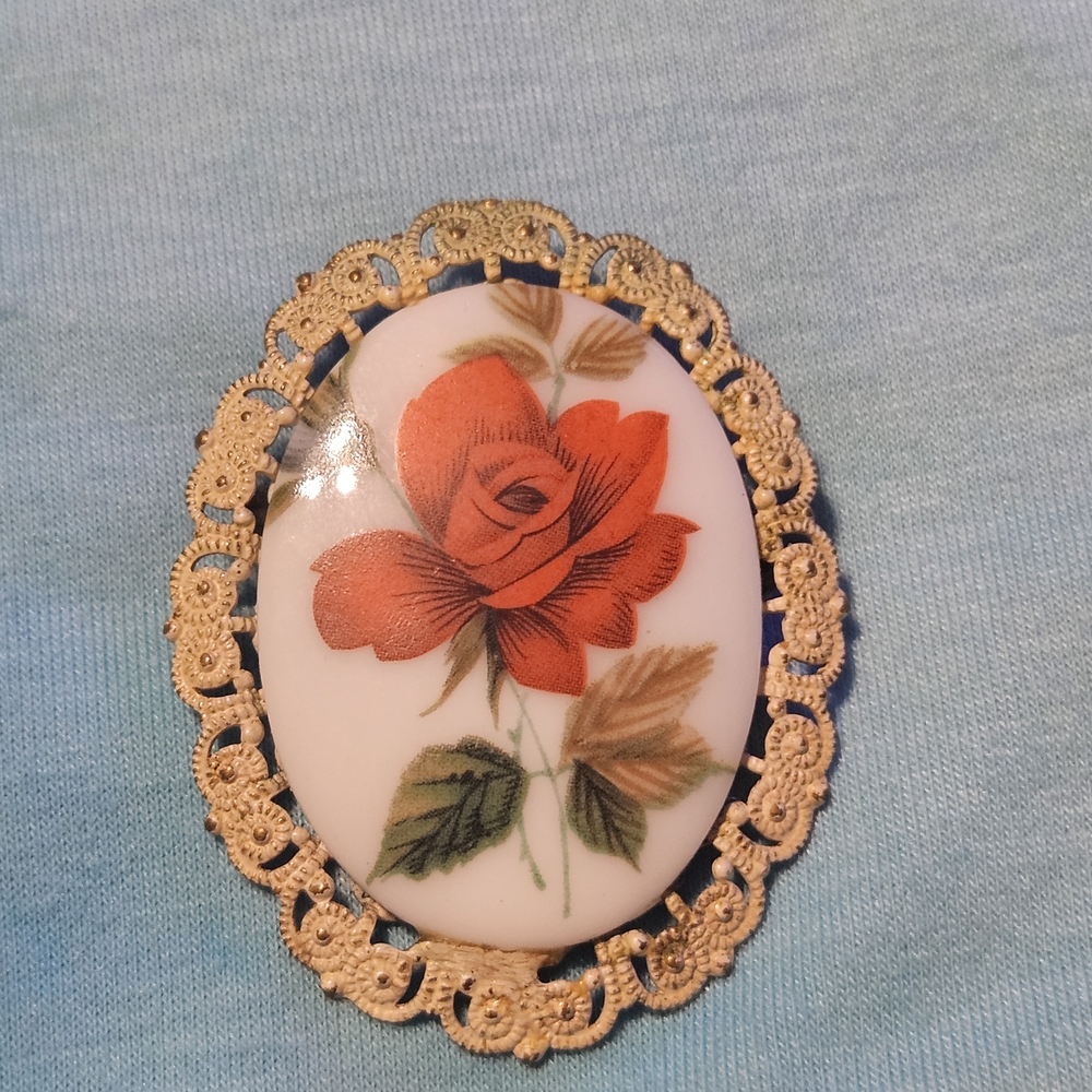 Vintage Western Germany Porcelain Rose With Gold Tone Border 50s Style Brooch
